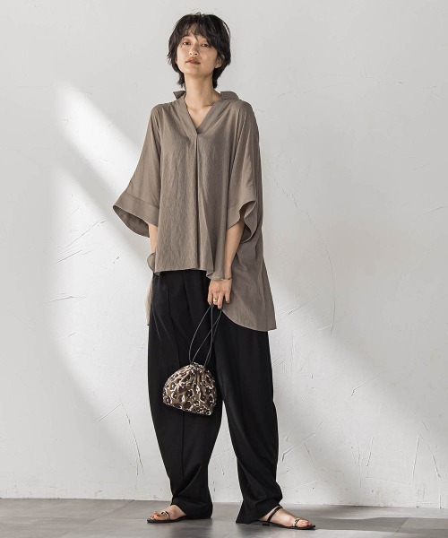 MAYSON GREY(メイソングレイ)の「シアー楊柳バックタックスキッパーブラウス≪手洗い可能≫(シャツ/ブラウス・レディース・ベージュ/ブラック/ブルー/レッド/ブラウン・M)」の18枚目の写真