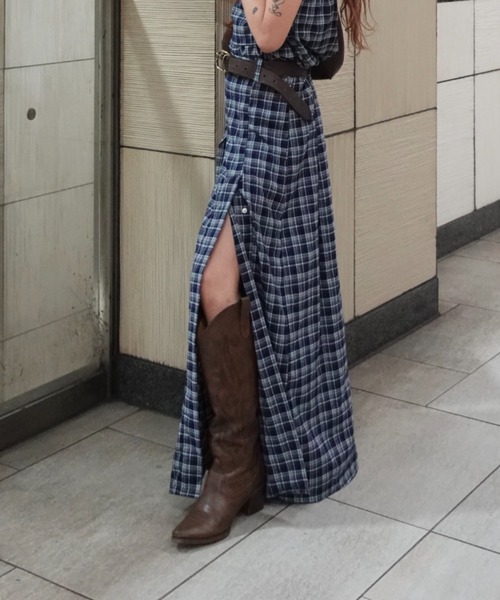 TEEN BOOP(ティーンブープ)の「チェックスリットボタンスカート(スカート・レディース・ネイビー/レッド・FREE)」の2枚目の写真