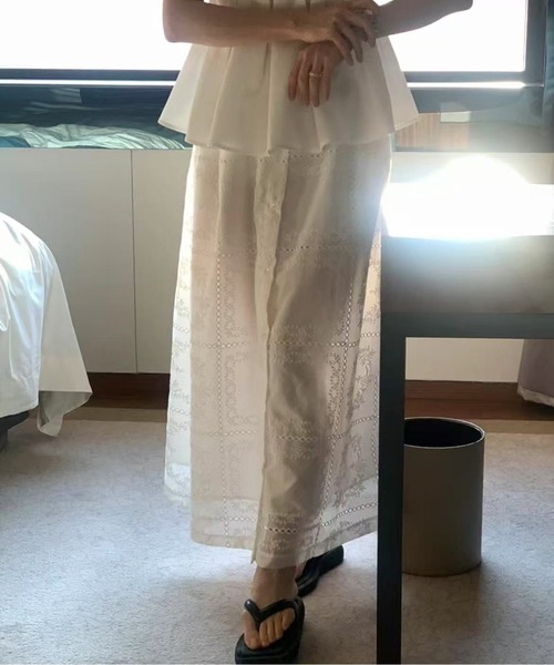 AMAJI(アマジ)の「タックペプラムブラウス(その他トップス・レディース・ブラック/ホワイト・FREE)」の3枚目の写真