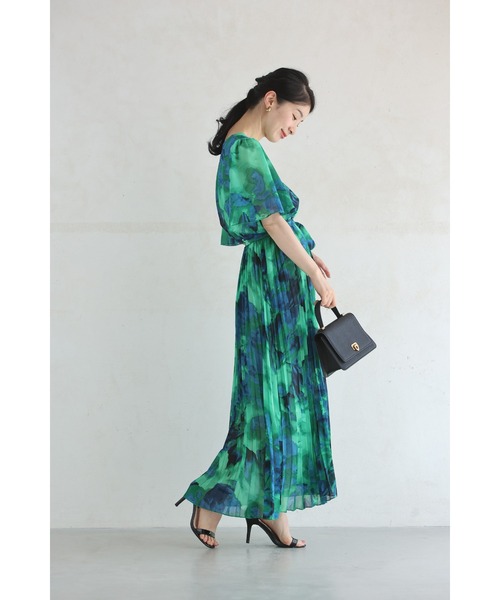 cawaii(カワイイ)の「緑と青が織りなす夏花プリーツロングワンピース(リボン付き)(ワンピース・レディース・グリーン・FREE)」の19枚目の写真