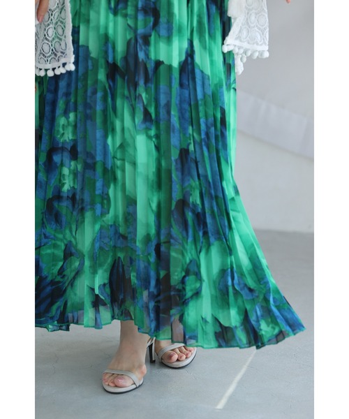 cawaii(カワイイ)の「緑と青が織りなす夏花プリーツロングワンピース(リボン付き)(ワンピース・レディース・グリーン・FREE)」の20枚目の写真