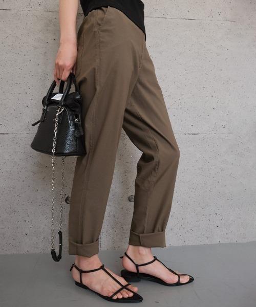 aquagarage(アクアガレージ)の「ストレッチテーパードパンツ(その他パンツ・レディース・ブラック/ブラウン/サンドベージュ・M/L)」の4枚目の写真