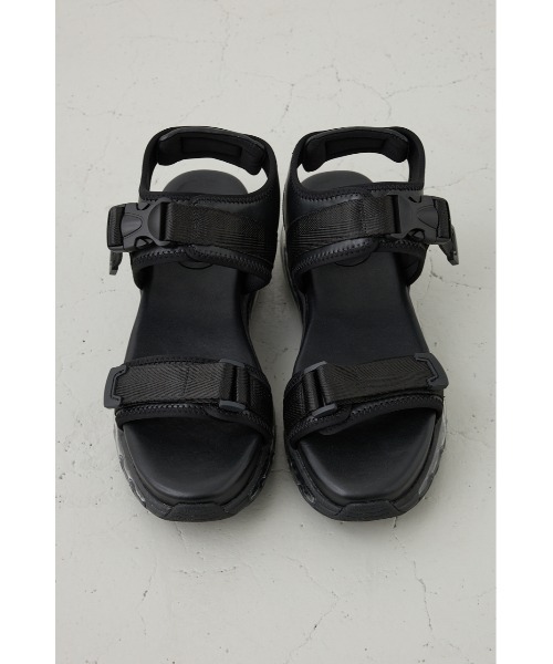AZUL by moussy（アズールバイマウジー）の「エアークッションベルトサンダル（サンダル・メンズ・ブラック・MEDIUM/LARGE）」の7枚目の写真