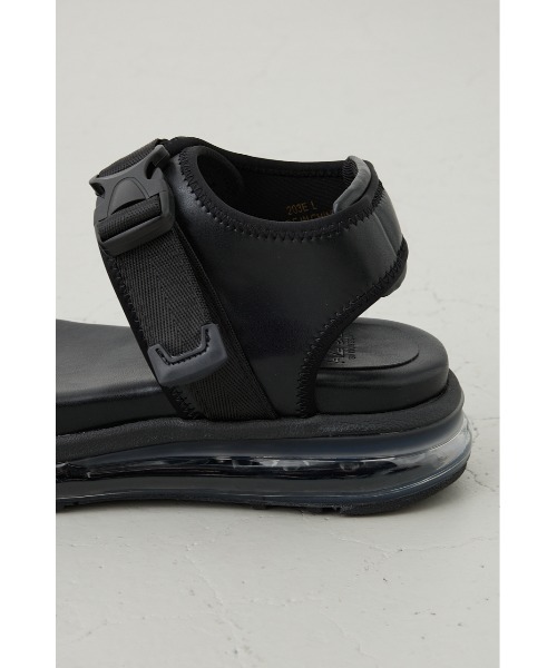 AZUL by moussy（アズールバイマウジー）の「エアークッションベルトサンダル（サンダル・メンズ・ブラック・MEDIUM/LARGE）」の8枚目の写真