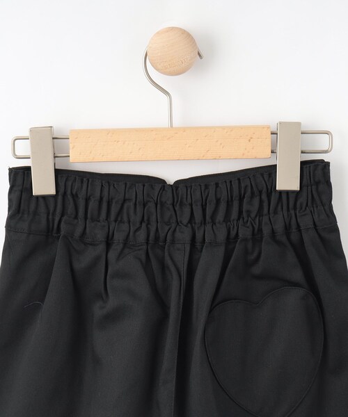 SHOO・LA・RUE(シューラルー)の「【130-150cm】ハートモチーフに心ときめく ハイウエストショートパンツ(その他パンツ・キッズ・アイボリー/ブラック・15 /14/13)」の5枚目の写真