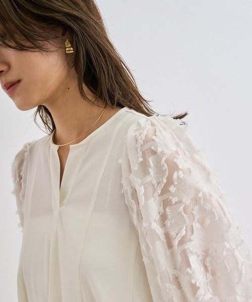 ROPE'（ロペ）の「ジャガードスリーブコンビブラウス/イージーケア（シャツ/ブラウス・レディース・ブラック/ホワイト・FREE）」の3枚目の写真