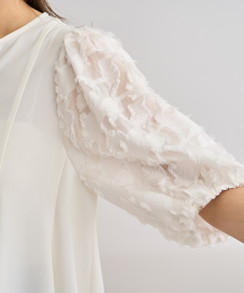 ROPE'（ロペ）の「ジャガードスリーブコンビブラウス/イージーケア（シャツ/ブラウス・レディース・ブラック/ホワイト・FREE）」の9枚目の写真