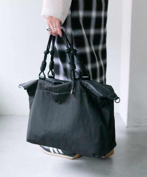ear PAPILLONNER(イアパピヨネ)の「《撥水》トラベルボストンバッグL(ボストンバッグ・レディース・ブラック/グレー・FREE)」の16枚目の写真