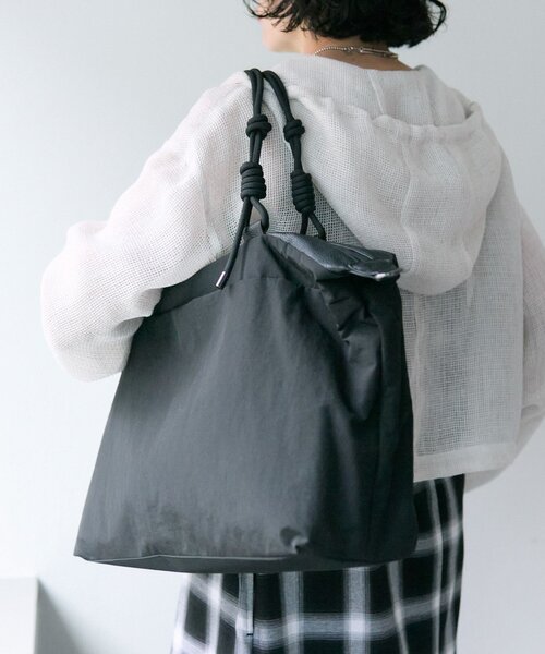 ear PAPILLONNER(イアパピヨネ)の「《撥水》トラベルボストンバッグL(ボストンバッグ・レディース・ブラック/グレー・FREE)」の19枚目の写真