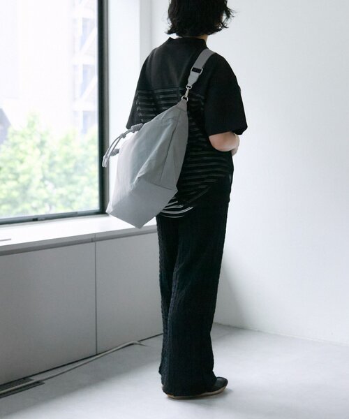 ear PAPILLONNER(イアパピヨネ)の「《撥水》トラベルボストンバッグL(ボストンバッグ・レディース・ブラック/グレー・FREE)」の11枚目の写真