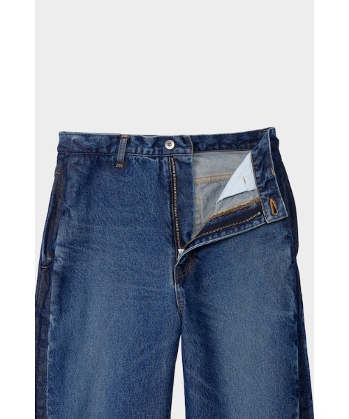 CINOH（チノ）の「SIDE SEAM FLARE DENIM PANTS（デニムパンツ・レディース・ブラック/ブルー・1/2/3/4）」の14枚目の写真