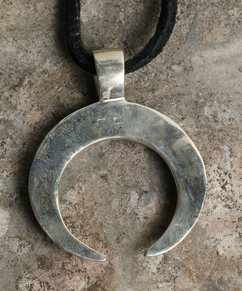 Magine（マージン）の「Magine×idealismsound SILVER NAJA NECKLACE:シルバーナジャネックレス（ネックレス・メンズ・シルバー・FREE）」の2枚目の写真