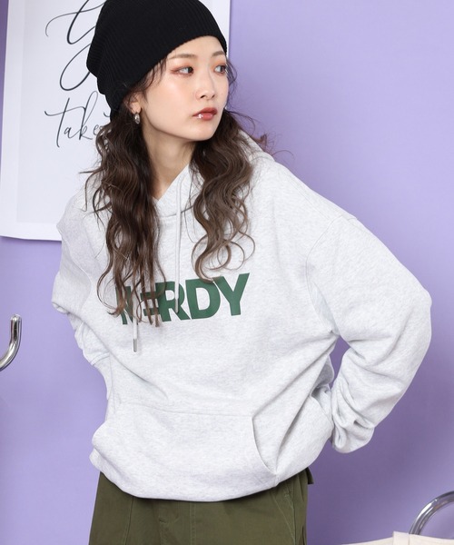 NERDY（ノルディ）の「ビッグブレンクロゴフーディー（パーカー・メンズ・ベージュ/ネイビー/ホワイト/グリーン・M/S/L/SS/LL）」の8枚目の写真