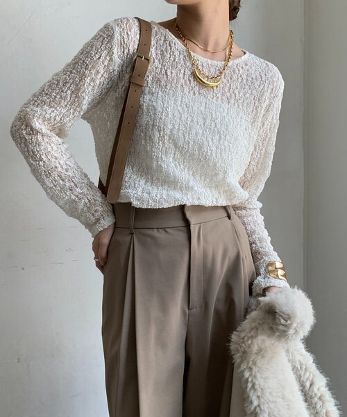 DouDou（ドゥドゥ）の「リンクルフラワーシャーリングプルオーバー（Tシャツ/カットソー・レディース・オフホワイト/ブルー/ブラック・FREE）」の2枚目の写真