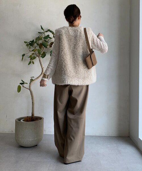 DouDou（ドゥドゥ）の「リンクルフラワーシャーリングプルオーバー（Tシャツ/カットソー・レディース・オフホワイト/ブルー/ブラック・FREE）」の8枚目の写真