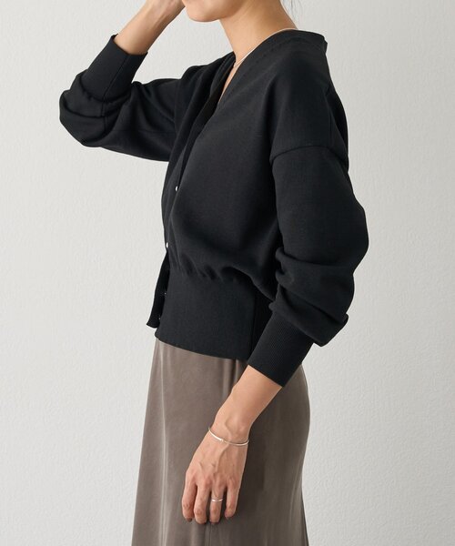 BEARDSLEY（ビアズリー）の「パールボタンカーディガン（カーディガン/ボレロ・レディース・ブラック/ライトグレー・FREE）」の6枚目の写真