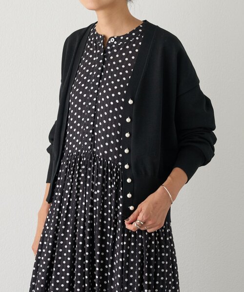 BEARDSLEY（ビアズリー）の「パールボタンカーディガン（カーディガン/ボレロ・レディース・ブラック/ライトグレー・FREE）」の12枚目の写真
