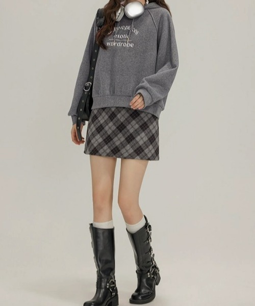 gossip!ロサンゼルス(ゴシップロサンゼルス)の「【Y2Kガーリー】レトロチェック柄Aラインミニスカート(スカート・レディース・ダークグレー・S/M/L)」の4枚目の写真