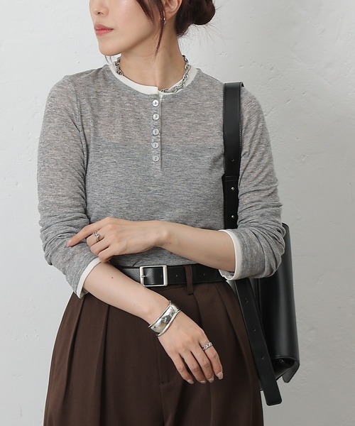 COLONY 2139(コロニートゥーワンスリーナイン)の「フェイクレイヤードヘンリープルオーバー(Tシャツ/カットソー・レディース・ブラウン/グレー/ブラック/イエロー・FREE)」の13枚目の写真