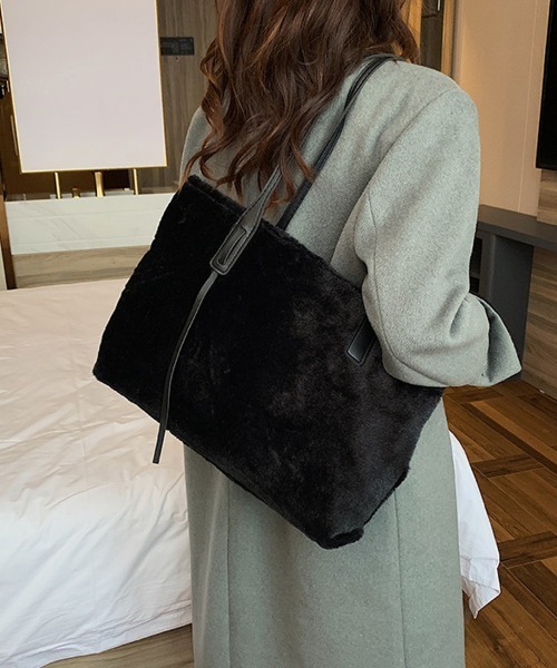 shoppinggo(ショッピングゴー)の「トートバッグ ファーバッグ ふわふわ A4サイズ対応 肩掛け 秋冬 BAG シンプル フェミニン(トートバッグ・レディース・ベージュ/ホワイト/ピンク/キャメル・FREE)」の5枚目の写真