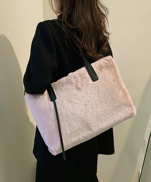shoppinggo(ショッピングゴー)の「トートバッグ ファーバッグ ふわふわ A4サイズ対応 肩掛け 秋冬 BAG シンプル フェミニン(トートバッグ・レディース・ベージュ/ホワイト/ピンク/キャメル・FREE)」の21枚目の写真