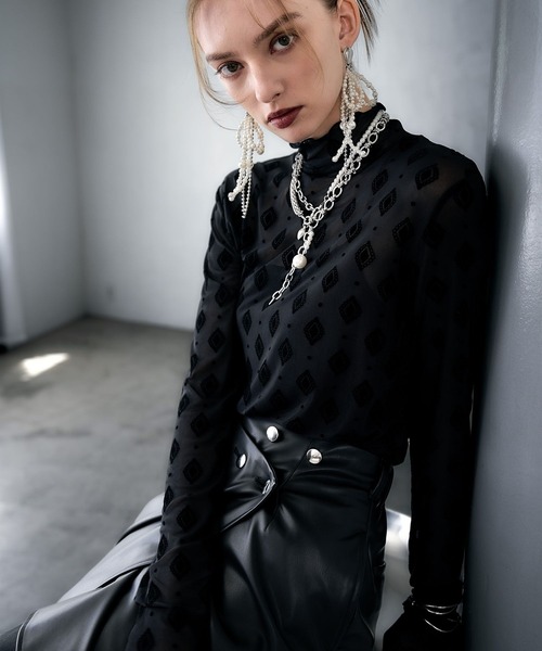 HARE（ハレ）の「【百田夏菜子着用/OCCASION SERIES】キカガクシアートップス(HARE)（Tシャツ/カットソー・レディース・ブラック/ホワイト・FREE）」の2枚目の写真