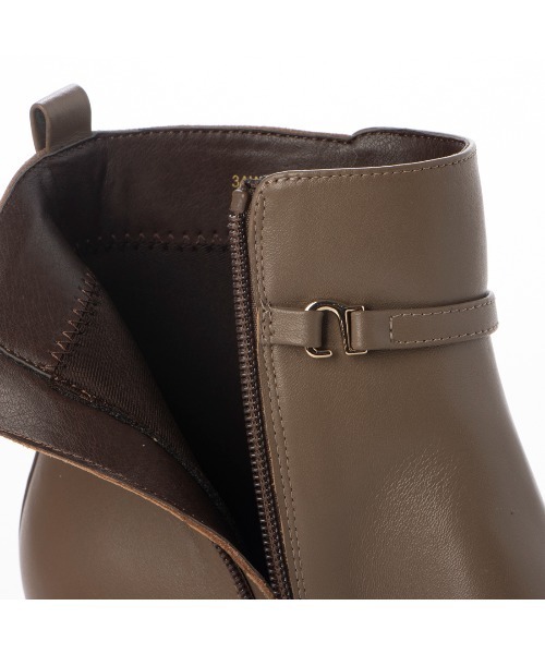 Riz raffinee（リズラフィーネ）の「【2WAY】ビットデザインショートブーツ（ブーツ・レディース・ブラック系その他6/ブラック・23cm/22.5cm）」の8枚目の写真