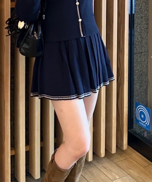 continuer de NICE CLAUP（コンティニューデナイスクラップ）の「【セットアップ対応】裾ライン入りプリーツミニスカート（スカート・レディース・ネイビー/トップグレー/ブラウン・FREE）」の3枚目の写真
