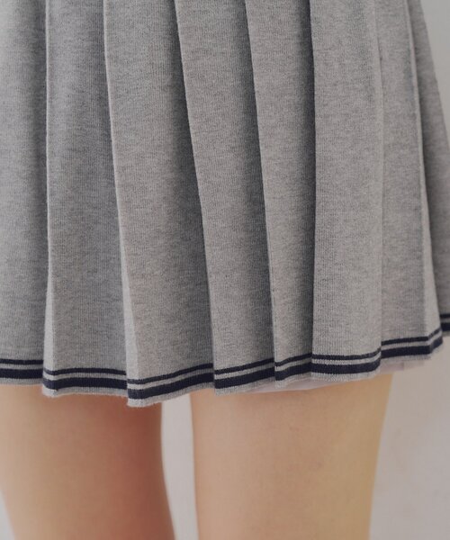 continuer de NICE CLAUP（コンティニューデナイスクラップ）の「【セットアップ対応】裾ライン入りプリーツミニスカート（スカート・レディース・ネイビー/トップグレー/ブラウン・FREE）」の10枚目の写真