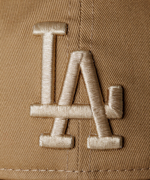 FREAK'S STORE(フリークスストア)の「限定展開 NEW ERA/ニューエラ ×FREAK'S STORE 別注 9FORTY Tonal Logo / 940 メジャーリーグ 刺繍ロゴ ベースボールキャップ(キャップ・メンズ・ベージュ/ネイビー/ブラウン/ブラック・フリ-)」の10枚目の写真