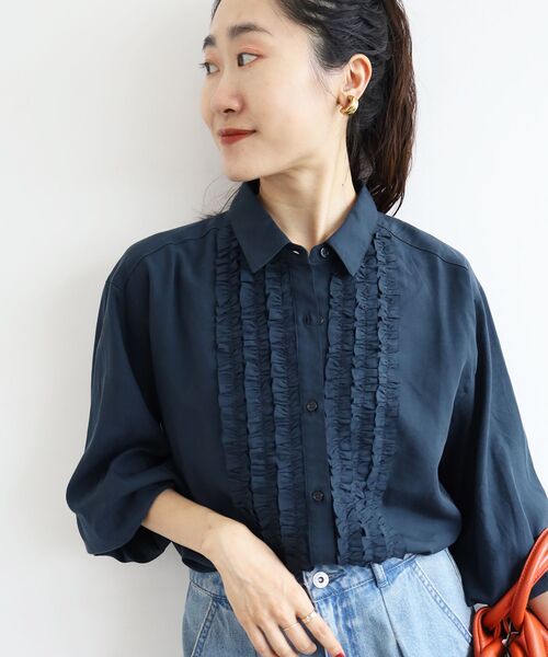 le.coeur blanc(ルクールブラン)の「フロントフリルレギュラーカラーブラウス(シャツ/ブラウス・レディース・ピンク/ミント/ネイビー/オフホワイト・38)」の19枚目の写真