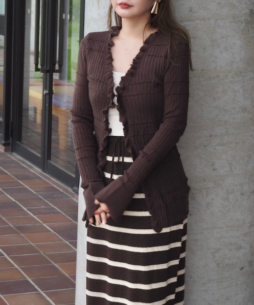 LAULEN(ローレン)の「front frill lib knit cardigan /フロントフリルリブニットカーディガン(カーディガン/ボレロ・レディース・ブラウン/ブラック/アイボリー・FREE)」の4枚目の写真