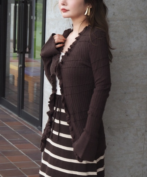LAULEN(ローレン)の「front frill lib knit cardigan /フロントフリルリブニットカーディガン(カーディガン/ボレロ・レディース・ブラウン/ブラック/アイボリー・FREE)」の5枚目の写真