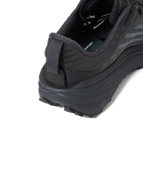 AMERICAN RAG CIE（アメリカンラグシー）の「Topo Athletic VISTA（スニーカー・メンズ・ブラック・26）」の4枚目の写真