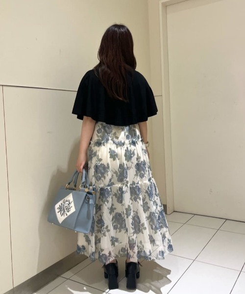 an another angelus（アンアナザーアンジェラス）の「ローズプリントチュールティアードスカート/fint フィント（スカート・レディース・ブルー/オレンジ・FREE）」の11枚目の写真