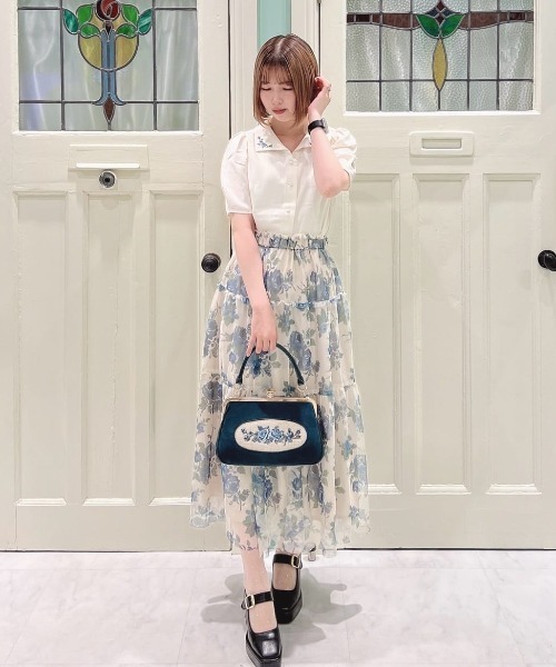 an another angelus（アンアナザーアンジェラス）の「ローズプリントチュールティアードスカート/fint フィント（スカート・レディース・ブルー/オレンジ・FREE）」の14枚目の写真