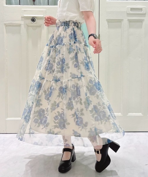 an another angelus（アンアナザーアンジェラス）の「ローズプリントチュールティアードスカート/fint フィント（スカート・レディース・ブルー/オレンジ・FREE）」の16枚目の写真