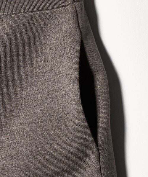 6（ロク）の「＜6(ROKU)＞ポリエステルウール スムース ミニ タイトスカート（スカート・レディース・モカ/ブラック・FREE）」の11枚目の写真