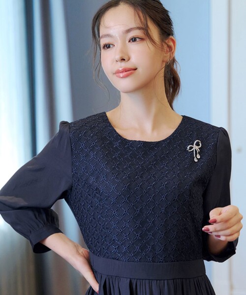 Tiaclasse(ティアクラッセ)の「レース切替ワンピース(ワンピース・レディース・ライトベージュ/ネイビー/チャコールグレー・L/S/M)」の13枚目の写真