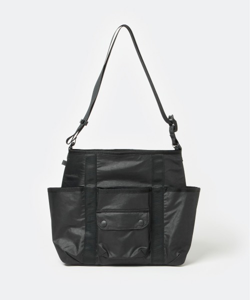 DAIWA PIER39(ダイワピア39)の「DAIWA PIER39 TECH REVERSIBLE ONE SHOULDER BAG ダイワ ピア39(ショルダーバッグ・メンズ・オリーブ/ブラック・FREE)」の2枚目の写真