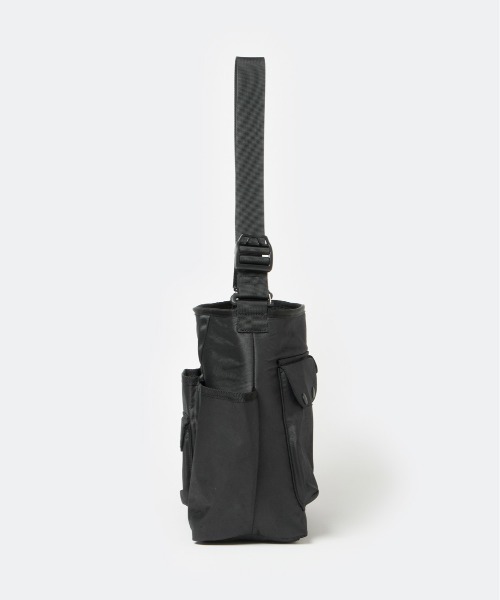 DAIWA PIER39(ダイワピア39)の「DAIWA PIER39 TECH REVERSIBLE ONE SHOULDER BAG ダイワ ピア39(ショルダーバッグ・メンズ・オリーブ/ブラック・FREE)」の6枚目の写真