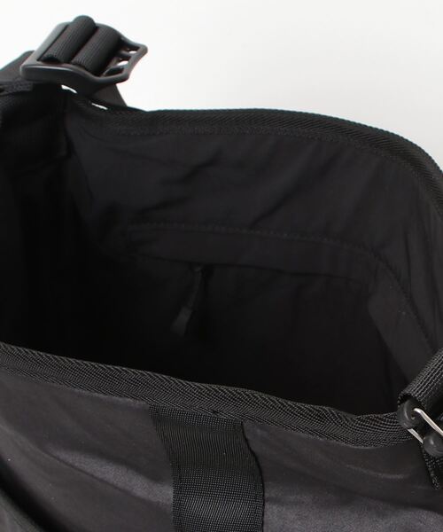 DAIWA PIER39(ダイワピア39)の「DAIWA PIER39 TECH REVERSIBLE ONE SHOULDER BAG ダイワ ピア39(ショルダーバッグ・メンズ・オリーブ/ブラック・FREE)」の4枚目の写真
