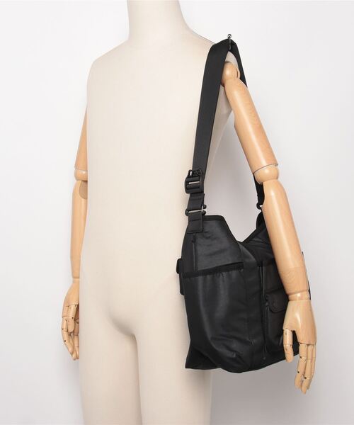 DAIWA PIER39(ダイワピア39)の「DAIWA PIER39 TECH REVERSIBLE ONE SHOULDER BAG ダイワ ピア39(ショルダーバッグ・メンズ・オリーブ/ブラック・FREE)」の5枚目の写真