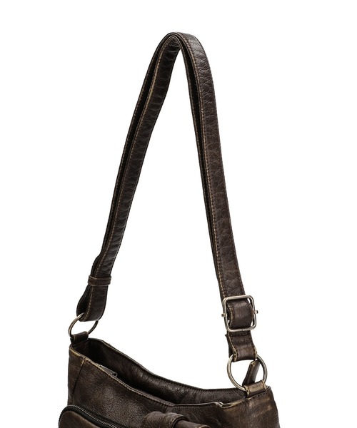 X-girl（エックスガール）の「MULTI POCKET FADED FAUX LEATHER BAG（ショルダーバッグ・レディース・ブラック/ブラウン・ONE SIZE）」の6枚目の写真