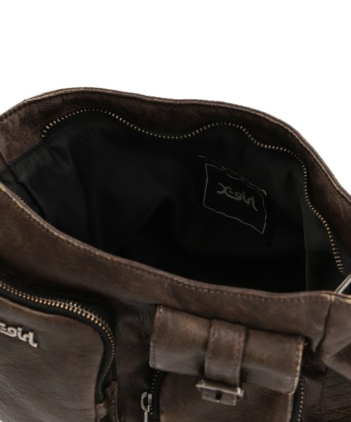 X-girl（エックスガール）の「MULTI POCKET FADED FAUX LEATHER BAG（ショルダーバッグ・レディース・ブラック/ブラウン・ONE SIZE）」の8枚目の写真