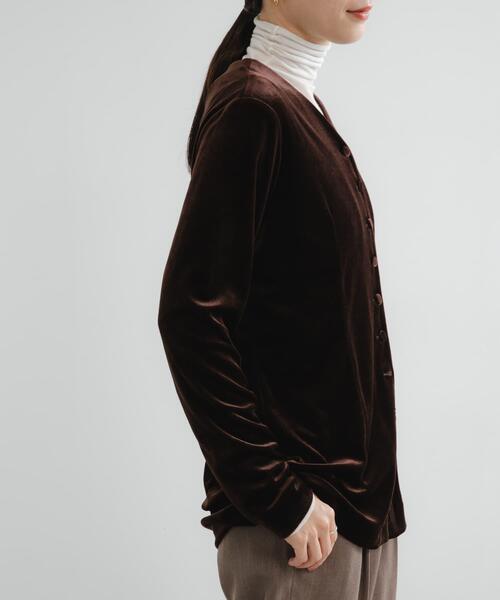 URBAN RESEARCH（アーバンリサーチ）の「ベロアカーディガン（カーディガン/ボレロ・レディース・ブラック/ブラウン・FREE）」の5枚目の写真