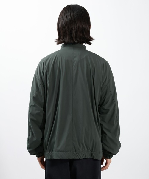 BAYFLOW(ベイフロー)の「ナイロンショートZIPブルゾン(ブルゾン・メンズ・オリーブ/ブラック・MEDIUM/LARGE)」の8枚目の写真
