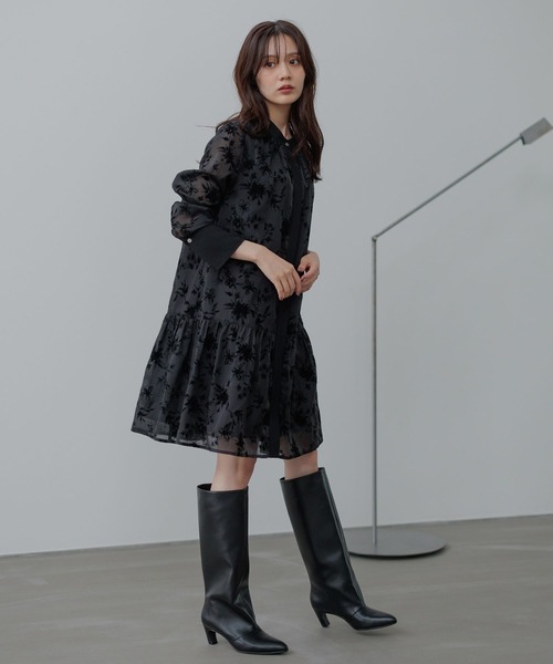 Andemiu（アンデミュウ）の「【在庫限り】フロッキープリントシャツミニワンピース603872（ワンピース・レディース・オフホワイト/ブラック/モカ・FREE）」の2枚目の写真