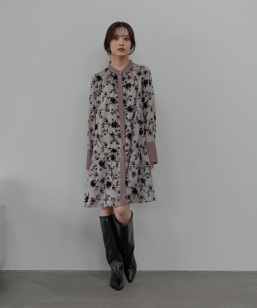 Andemiu（アンデミュウ）の「【在庫限り】フロッキープリントシャツミニワンピース603872（ワンピース・レディース・オフホワイト/ブラック/モカ・FREE）」の9枚目の写真