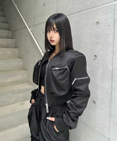 KsG(ケーエスジー)の「Pocket Shirring Cropped MA1(MA-1・レディース・ホワイト/ブラック・LARGE/MEDIUM/SMALL)」の3枚目の写真